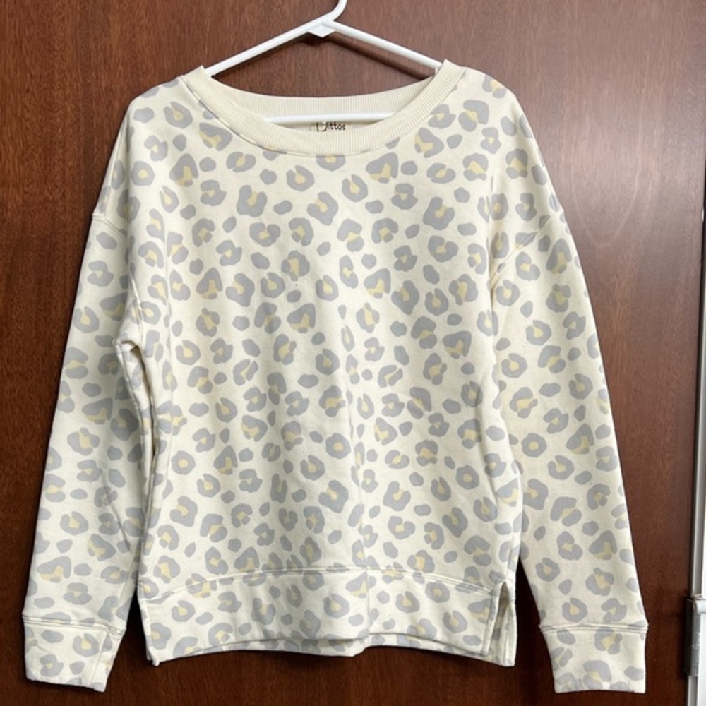 Dittos Animal Print Soft Cozy Fleece Crew Neck Sweatshirt Sweater Size‎ Medium